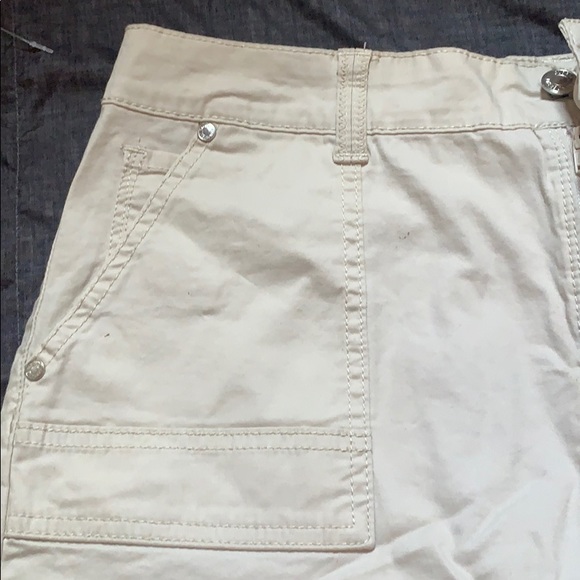 Bermuda shorts - Picture 3 of 10